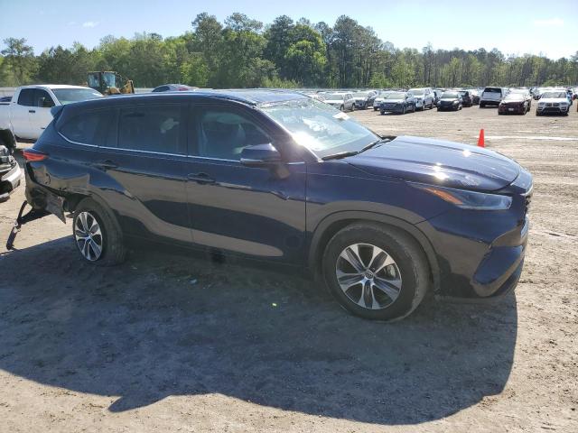5TDGZRAH8MS536890 - 2021 TOYOTA HIGHLANDER XLE BLUE photo 4