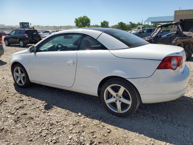 WVWCA71F87V024839 - 2007 VOLKSWAGEN EOS 2.0T SPORT WHITE photo 2