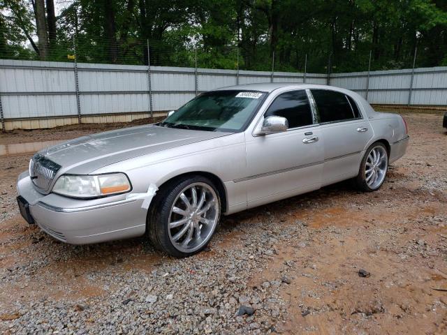 1LNHM81WX4Y622066 - 2004 LINCOLN TOWN CAR EXECUTIVE SILVER photo 1