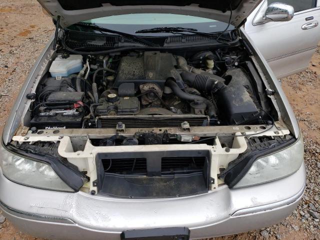 1LNHM81WX4Y622066 - 2004 LINCOLN TOWN CAR EXECUTIVE SILVER photo 11