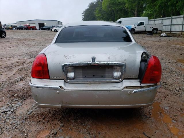 1LNHM81WX4Y622066 - 2004 LINCOLN TOWN CAR EXECUTIVE SILVER photo 6