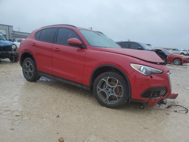 ZASFAKNN0J7B83066 - 2018 ALFA ROMEO STELVIO TI SPORT RED photo 4