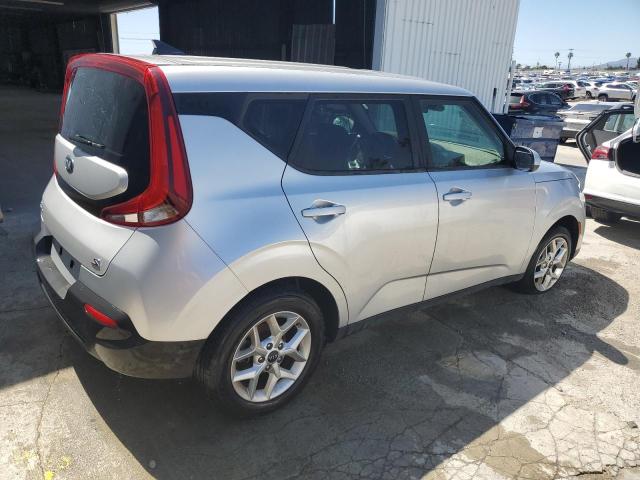 KNDJ23AU6M7777152 - 2021 KIA SOUL LX SILVER photo 3