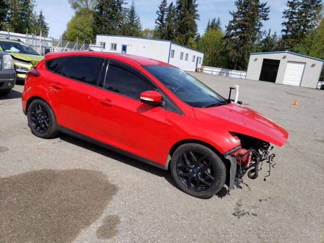 1FADP3K21GL340379 - 2016 FORD FOCUS SE RED photo 4