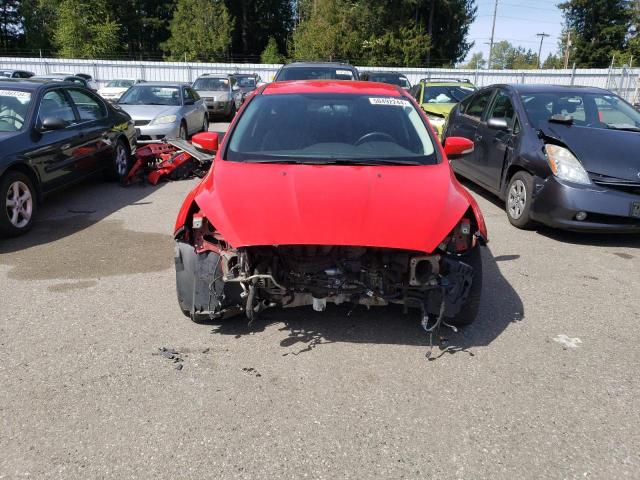 1FADP3K21GL340379 - 2016 FORD FOCUS SE RED photo 5