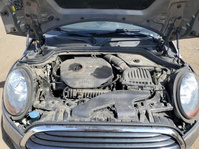 WMWXP5C59J2D71856 - 2018 MINI COOPER GRAY photo 11