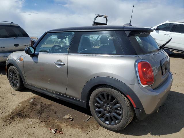 WMWXP5C59J2D71856 - 2018 MINI COOPER GRAY photo 2