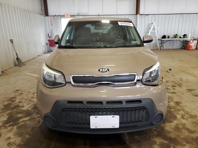 KNDJN2A27F7157350 - 2015 KIA SOUL TAN photo 5