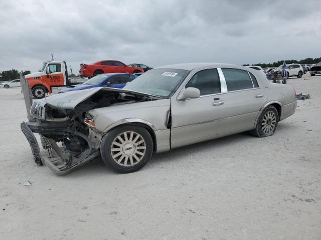 2003 LINCOLN TOWN CAR EXECUTIVE, 