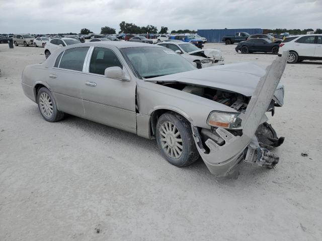 1LNHM81W83Y614787 - 2003 LINCOLN TOWN CAR EXECUTIVE SILVER photo 4