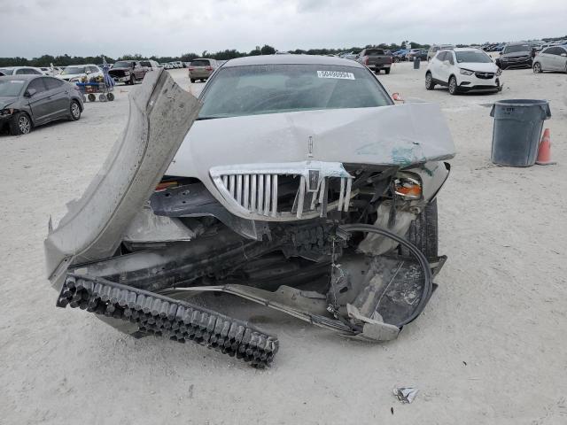 1LNHM81W83Y614787 - 2003 LINCOLN TOWN CAR EXECUTIVE SILVER photo 5