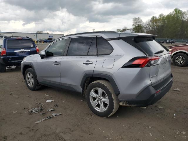 JTMW1RFV6LD046475 - 2020 TOYOTA RAV4 XLE SILVER photo 2