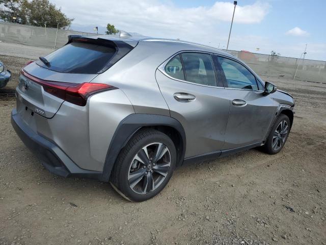 JTHY3JBH1K2000226 - 2019 LEXUS UX 200 SILVER photo 3