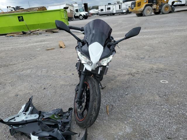 ML5EXER16PDA90281 - 2023 KAWASAKI EX650 R WHITE photo 2