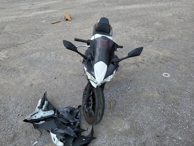 ML5EXER16PDA90281 - 2023 KAWASAKI EX650 R WHITE photo 5