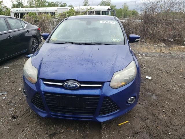 1FAHP3J2XCL297674 - 2012 FORD FOCUS TITANIUM BLUE photo 5