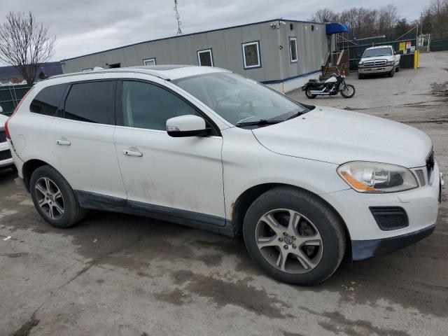 YV4902DZ6D2421868 - 2013 VOLVO XC60 T6 WHITE photo 4