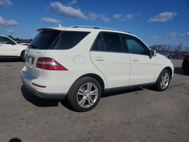 4JGDA5HB8DA238739 - 2013 MERCEDES-BENZ ML 350 4MATIC WHITE photo 3