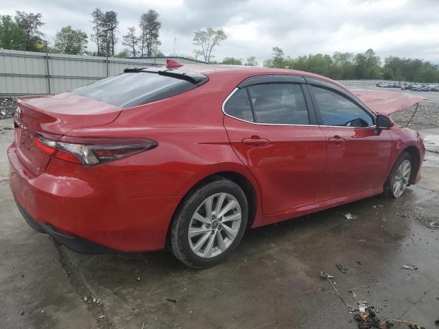 4T1R11AK9PU111221 - 2023 TOYOTA CAMRY LE RED photo 3