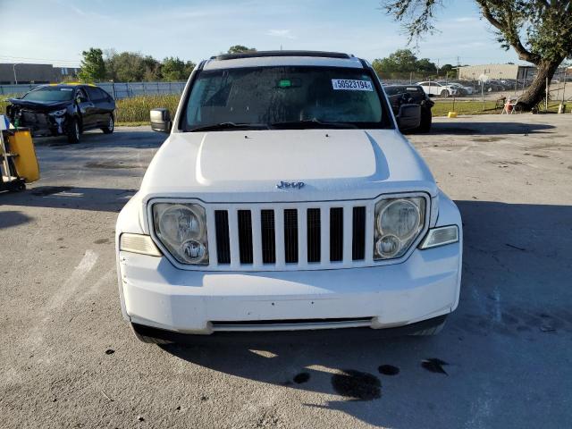 1C4PJMAK5CW211411 - 2012 JEEP LIBERTY SPORT WHITE photo 5