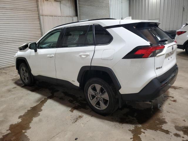 4T3RWRFV3NU057311 - 2022 TOYOTA RAV4 XLE WHITE photo 2