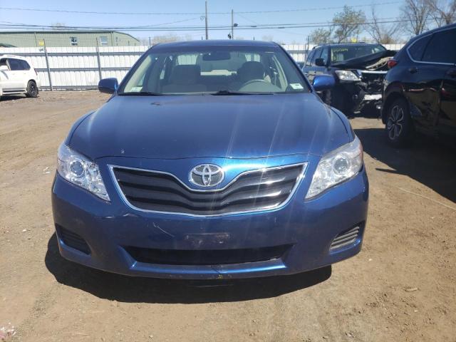 4T1BF3EK3BU726753 - 2011 TOYOTA CAMRY BASE BLUE photo 5