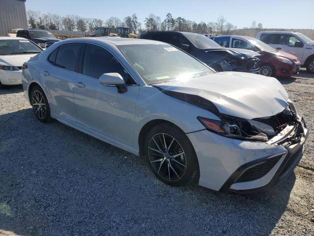 4T1T11AKXPU170431 - 2023 TOYOTA CAMRY SE NIGHT SHADE WHITE photo 4