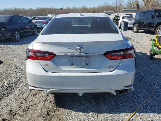 4T1T11AKXPU170431 - 2023 TOYOTA CAMRY SE NIGHT SHADE WHITE photo 6