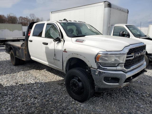 3C7WRNEL5KG521443 - 2019 RAM 5500 أبيض صورة 4