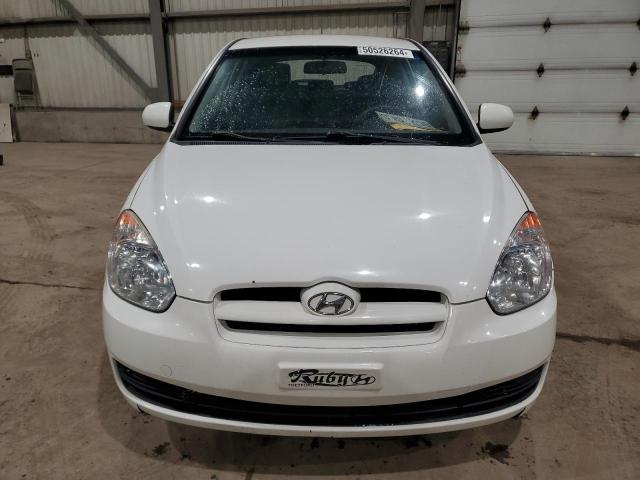 KMHCN3BC4AU185604 - 2010 HYUNDAI ACCENT SE WHITE photo 5