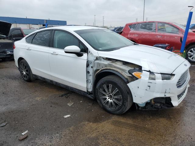 3FA6P0G74DR155882 - 2013 FORD FUSION S WHITE photo 4