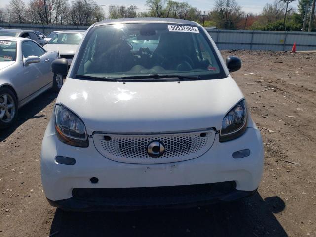 WMEFJ5DA4GK061522 - 2016 SMART FORTWO WHITE photo 5