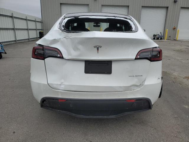 7SAYGDEE1NA010894 - 2022 TESLA MODEL Y WHITE photo 6