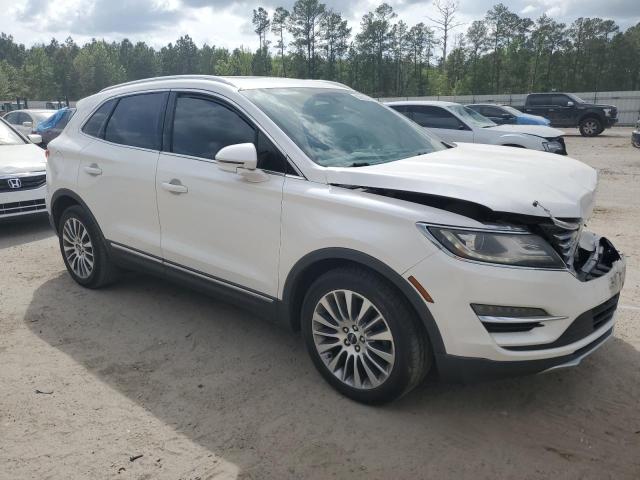 5LMCJ3C94HUL54073 - 2017 LINCOLN MKC RESERVE WHITE photo 4