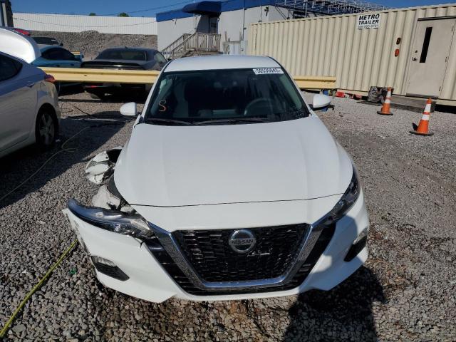 1N4BL4BV8MN353813 - 2021 NISSAN ALTIMA S WHITE photo 5