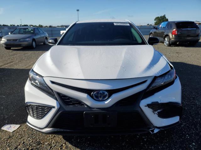 4T1T31AK6RU063194 - 2024 TOYOTA CAMRY SE NIGHT SHADE WHITE photo 5