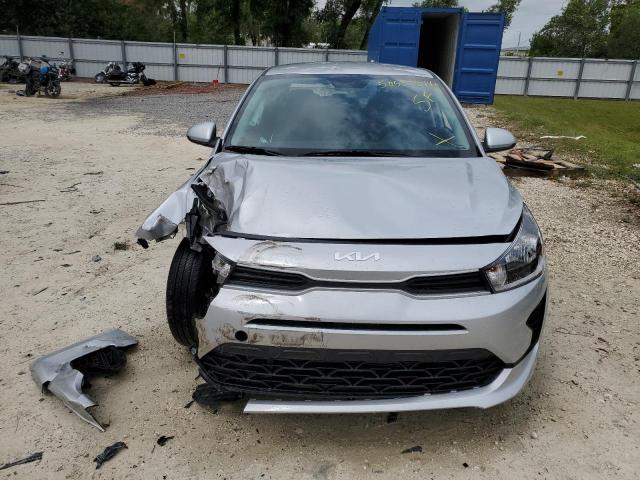 3KPA24AD9PE619365 - 2023 KIA RIO LX SILVER photo 5