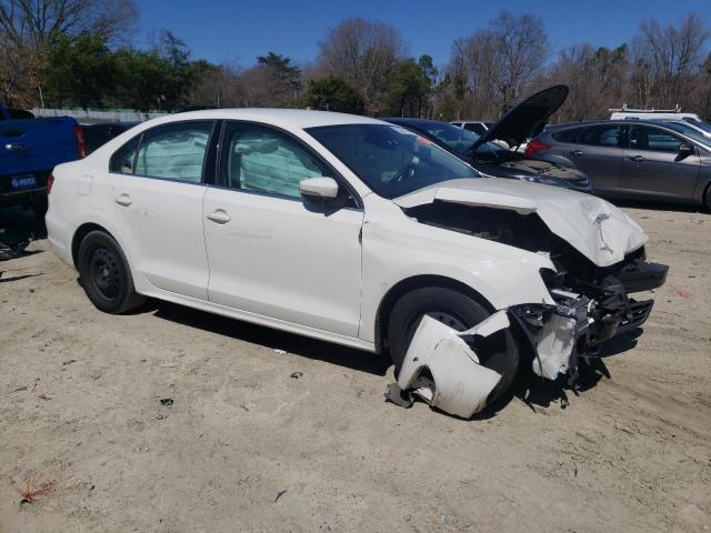 3VWDP7AJ9DM257798 - 2013 VOLKSWAGEN JETTA SE WHITE photo 4
