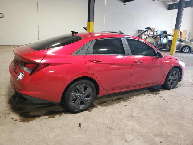 5NPLM4AG7NH071565 - 2022 HYUNDAI ELANTRA SEL RED photo 3