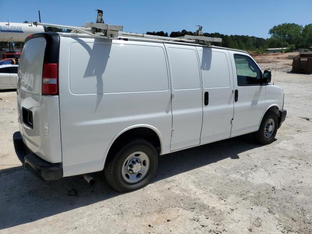 1GCWGAFF8H1112056 - 2017 CHEVROLET EXPRESS G2 WHITE photo 3