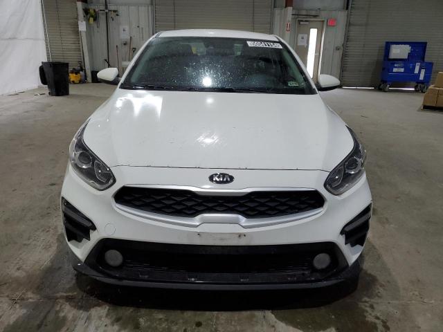 3KPF24AD2ME327414 - 2021 KIA FORTE FE WHITE photo 5