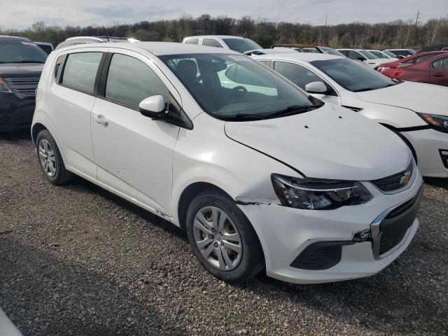 1G1JG6SB2K4143635 - 2019 CHEVROLET SONIC WHITE photo 4