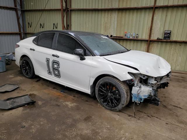 4T1S11BK4RU112568 - 2024 TOYOTA CAMRY SE NIGHT SHADE WHITE photo 4