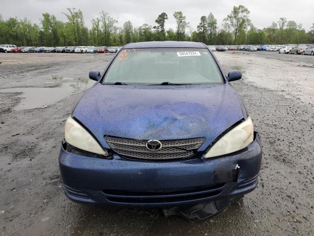 4T1BE32K12U554570 - 2002 TOYOTA CAMRY LE BLUE photo 5