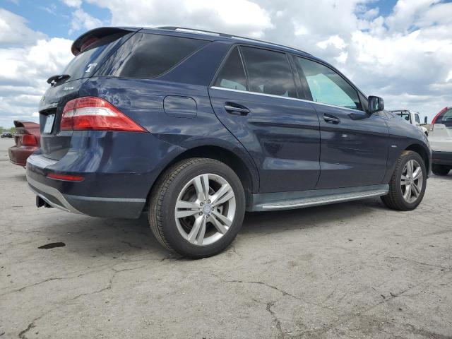 4JGDA5HB9CA022574 - 2012 MERCEDES-BENZ ML 350 4MATIC BLUE photo 3