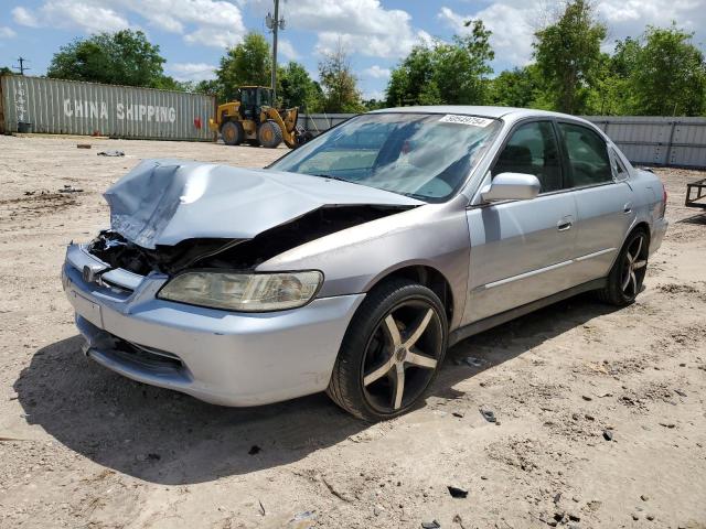 1HGCG5541WA090555 - 1998 HONDA ACCORD LX SILVER photo 1