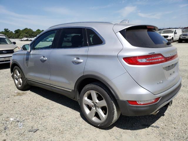 5LMCJ1C96GUJ08919 - 2016 LINCOLN MKC PREMIERE SILVER photo 2