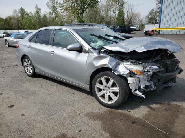 4T4BF1FK6FR490758 - 2015 TOYOTA CAMRY LE SILVER photo 4