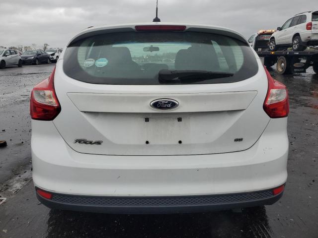 1FADP3K22EL257525 - 2014 FORD FOCUS SE WHITE photo 6