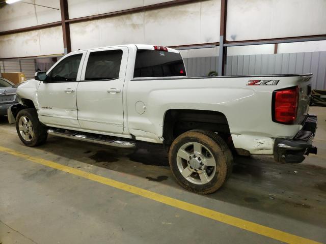 1GC1KVEG3JF165069 - 2018 CHEVROLET SILVERADO K2500 HEAVY DUTY LT WHITE photo 2